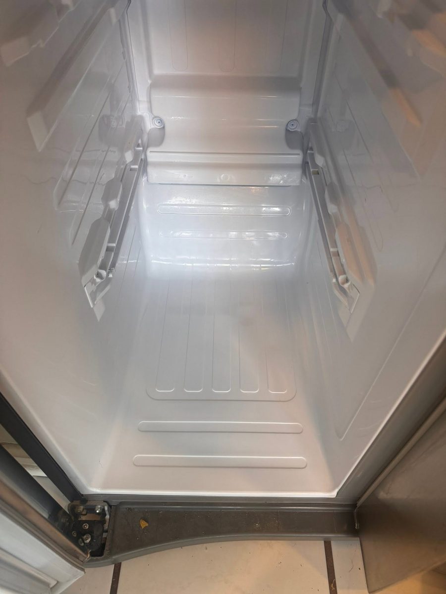 Refrigerator compartment after Tidy Sparkles cleaning