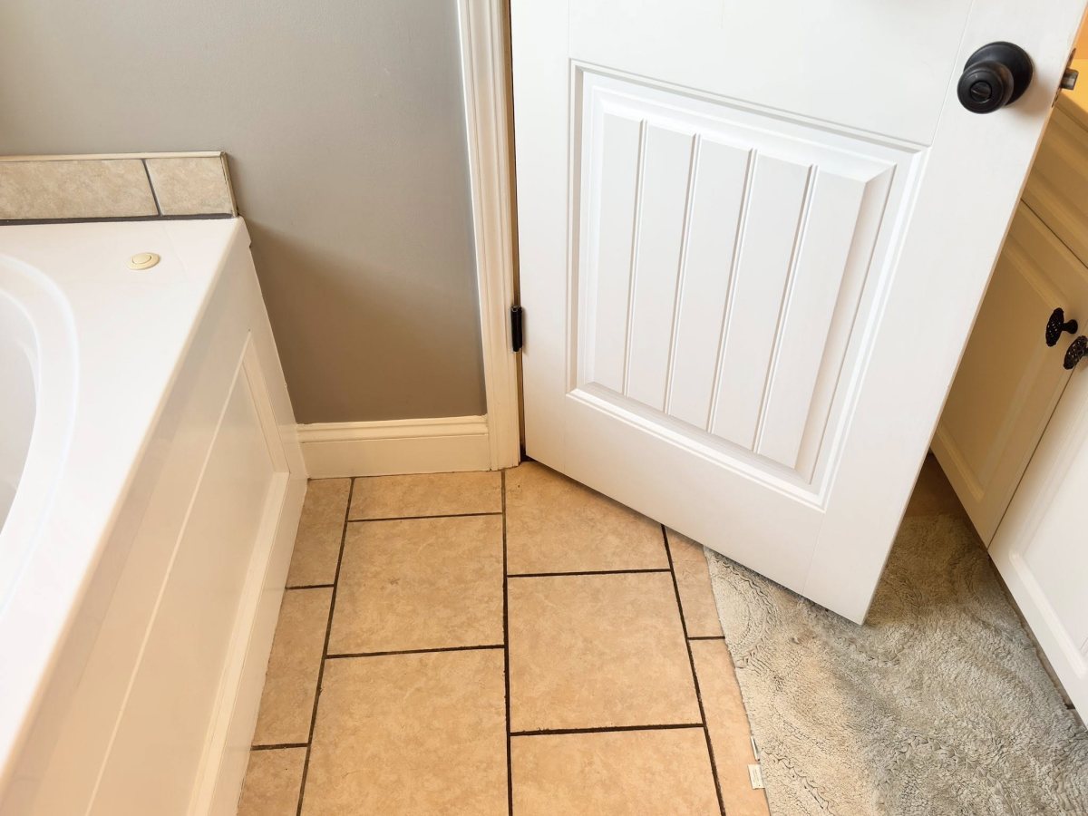 Bathroom tile floor after Tidy Sparkles cleaning