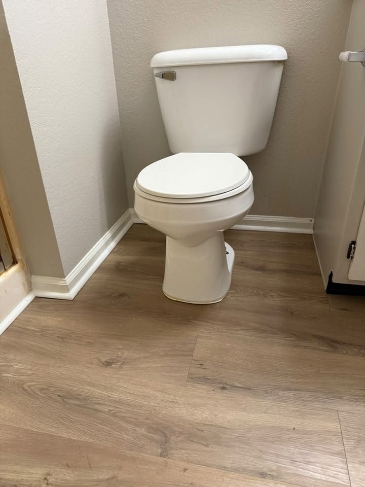 Toilet and floor after Tidy Sparkles cleaning